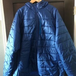 Men’s Mountain Hardwear winter jacket..
